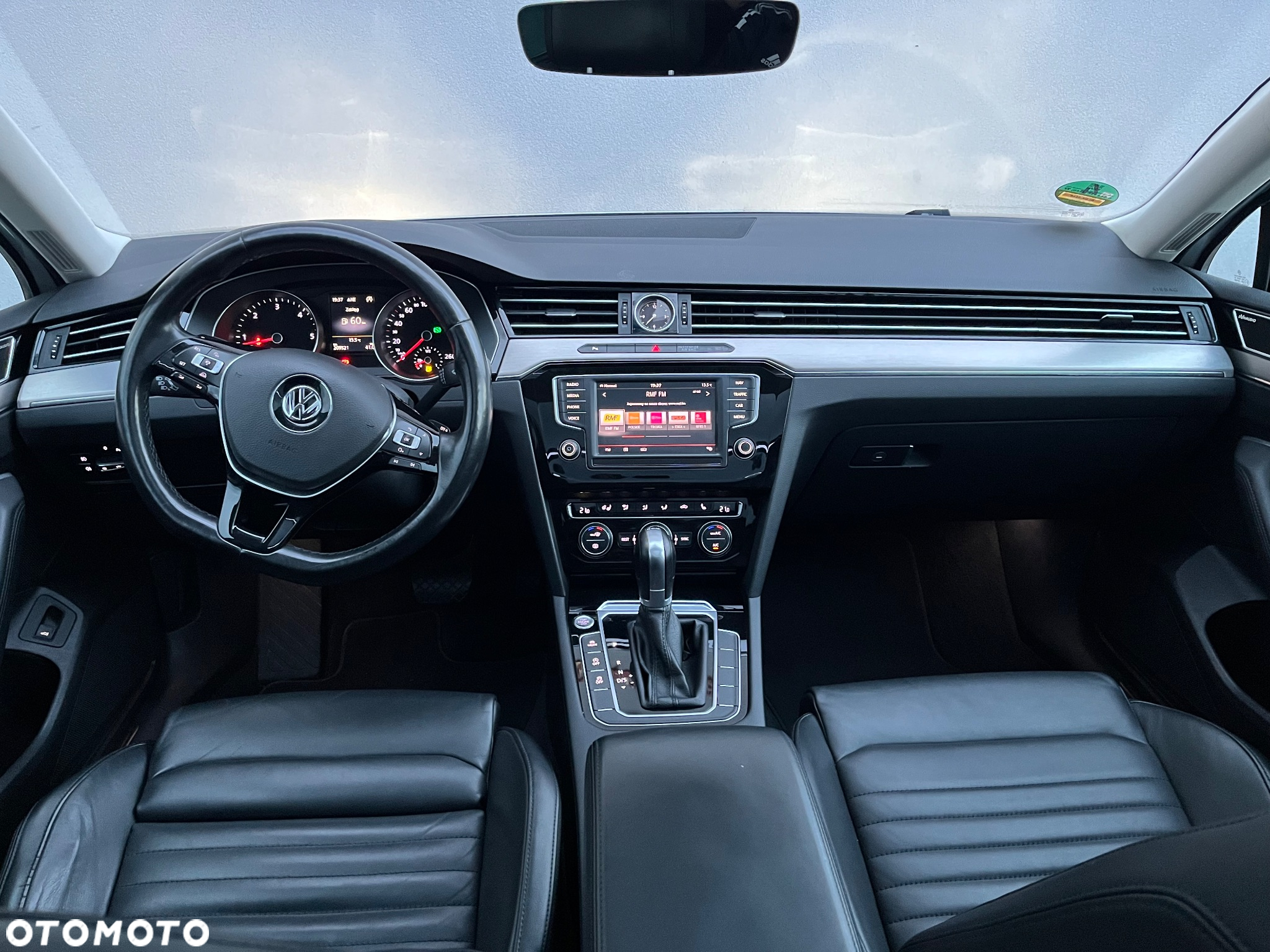 Volkswagen Passat Variant 2.0 TDI SCR DSG Highline - 26