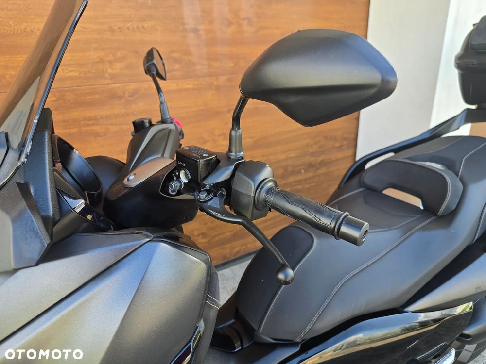 Yamaha X-max - 3