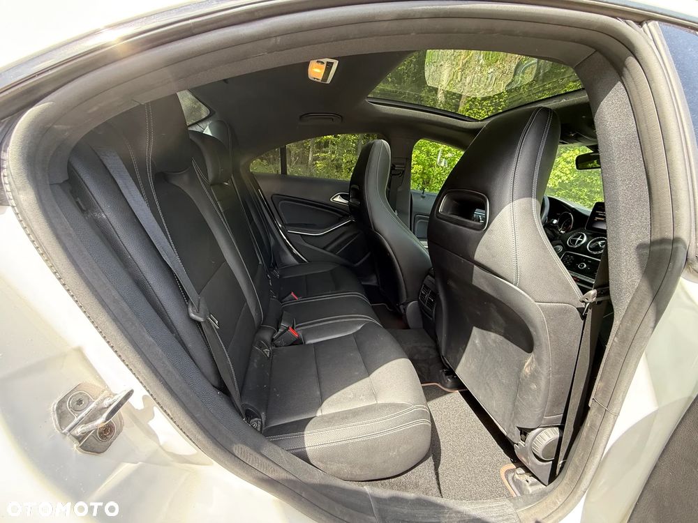 Mercedes-Benz CLA 250 4Matic 7G-DCT Peak Edition - 12