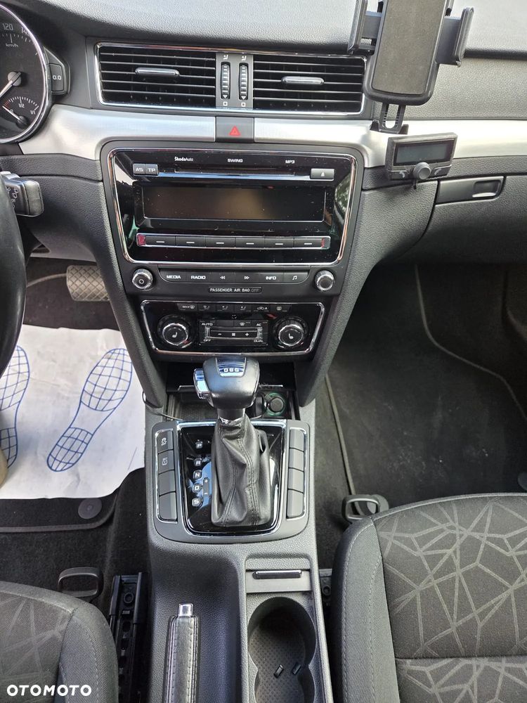Skoda Superb 2.0 TDI Family DSG - 15