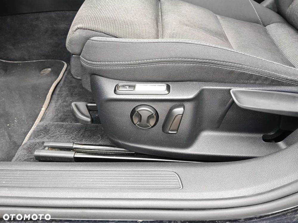 Volkswagen Passat 2.0 TDI (BlueMotion Technology) Comfortline - 21