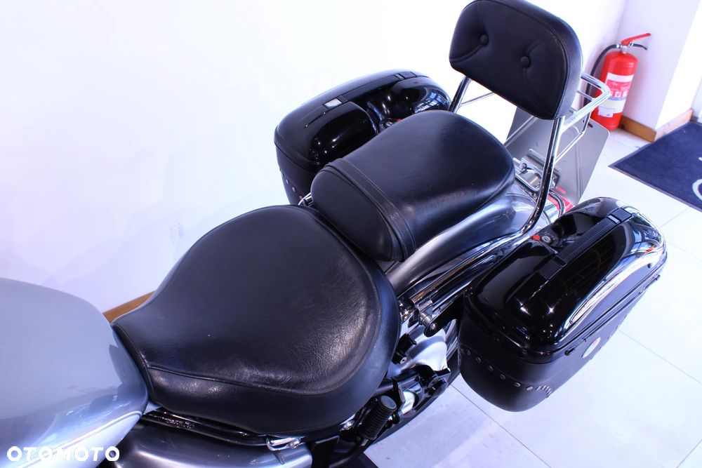 Suzuki Intruder - 17