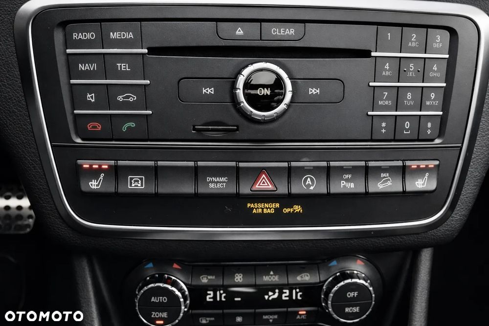 Mercedes-Benz GLA 250 4-Matic AMG Line - 22