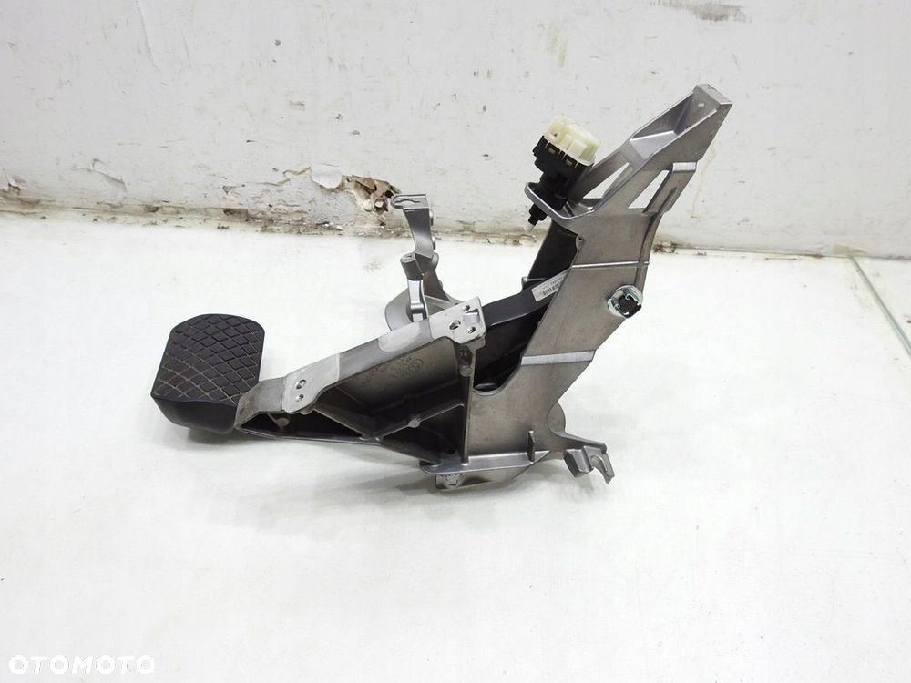 PEDAŁ HAMULCA AUTOMAT AUDI A6 C6 2.7 V6 TDI - 3