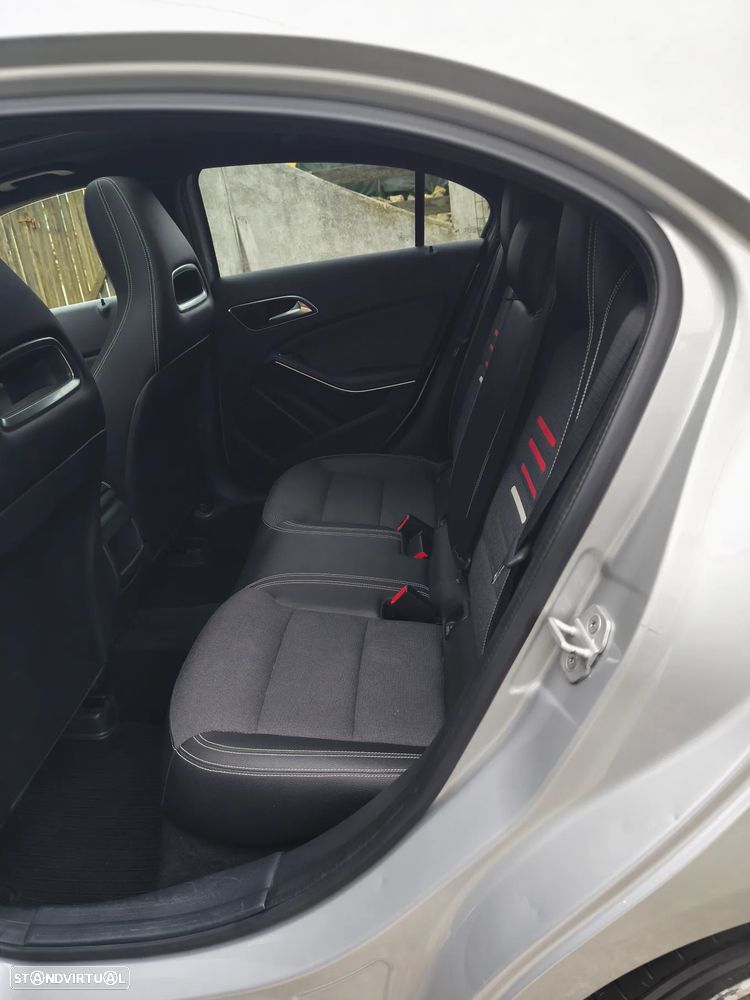 Mercedes-Benz A 180 d AMG Line Aut. - 12