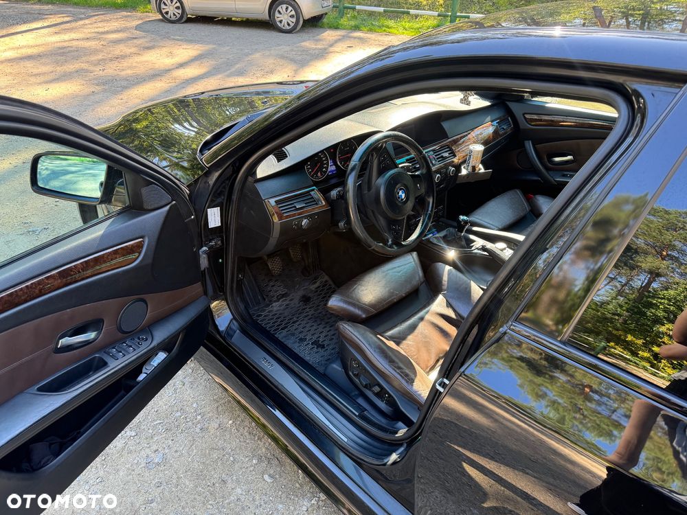 BMW Seria 5 525d - 13