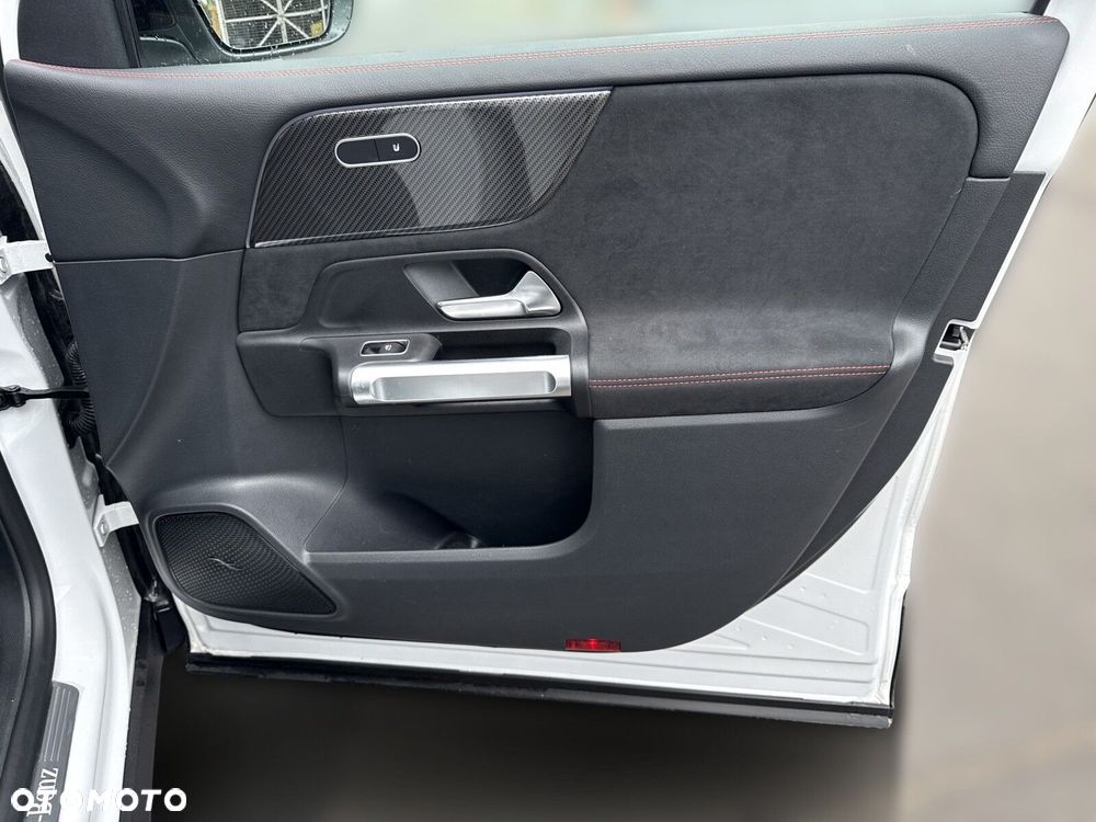 Mercedes-Benz GLB - 20