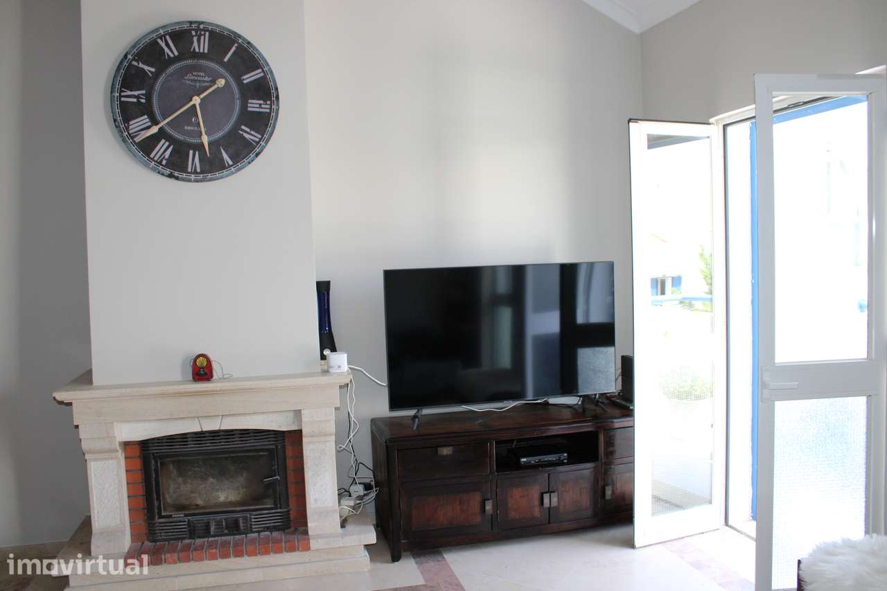 Apartamento T3 Duplex com 5 divisões com Varanda e Garagem - Grande imagem: 4/32