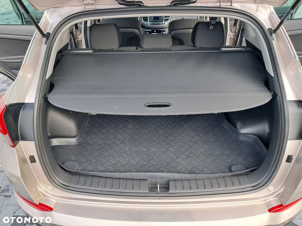 Hyundai Tucson 1.6 GDI BlueDrive Style 2WD - 24