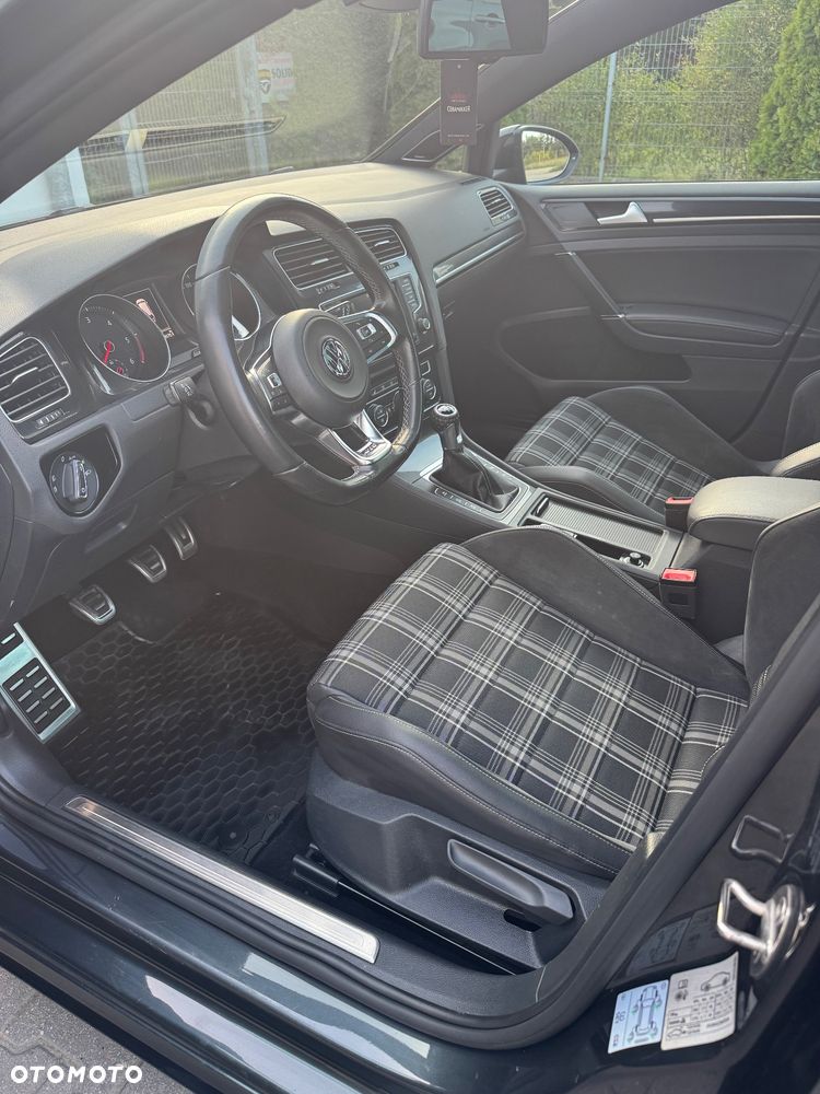 Volkswagen Golf GTD BlueMotion Technology - 12