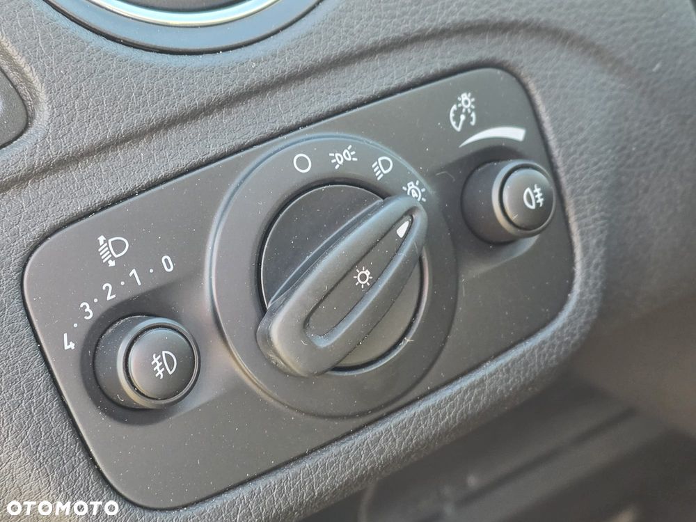 Ford S-Max - 12