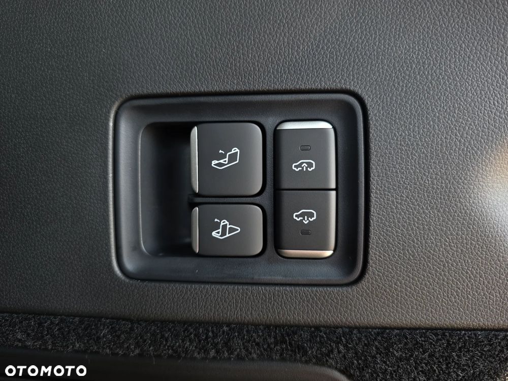 XPeng G9 94.6 kWh AWD Performance - 27