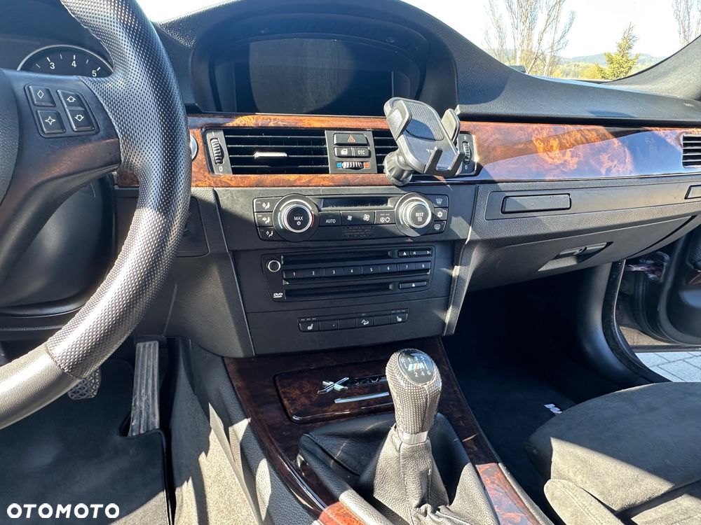 BMW Seria 3 325xi - 13