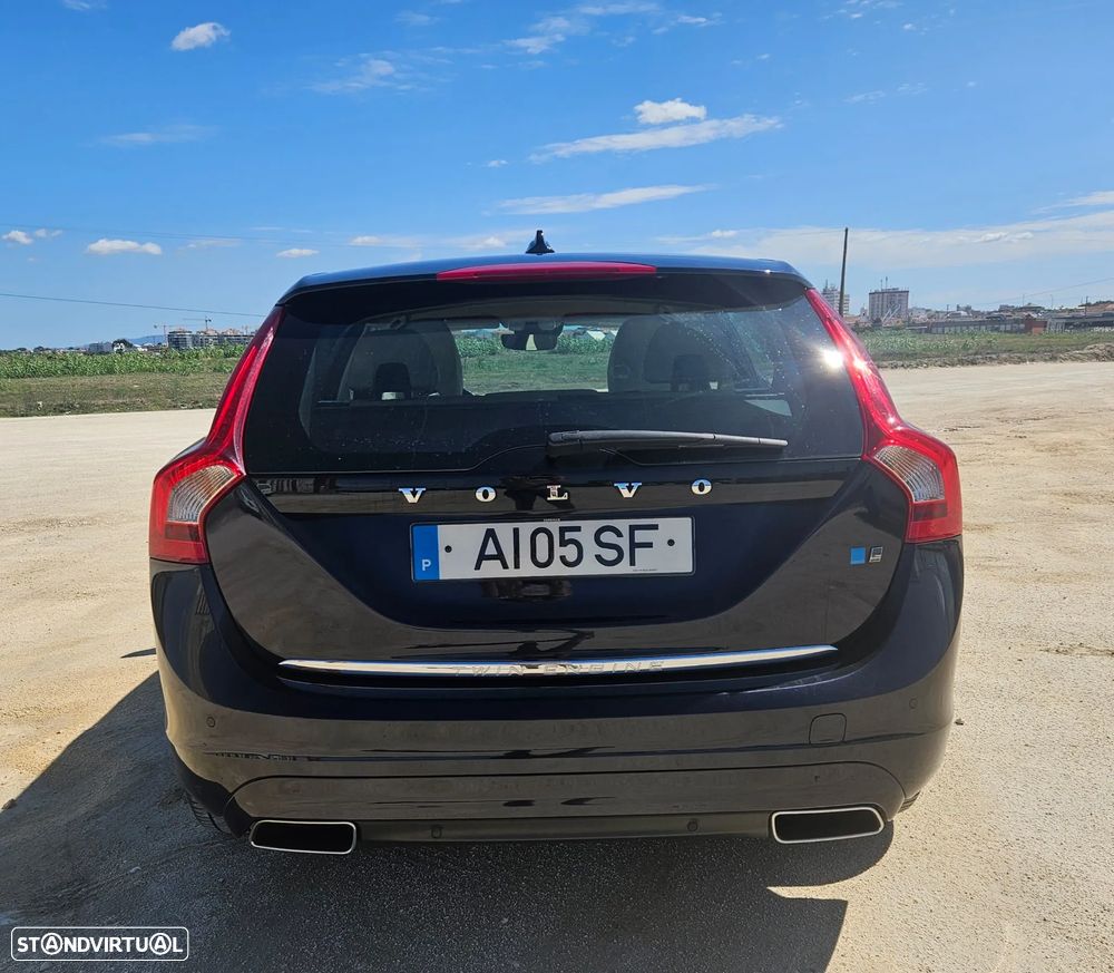 Volvo V60 D6 Plug-In-Hybrid AWD Geartronic Summum - 4