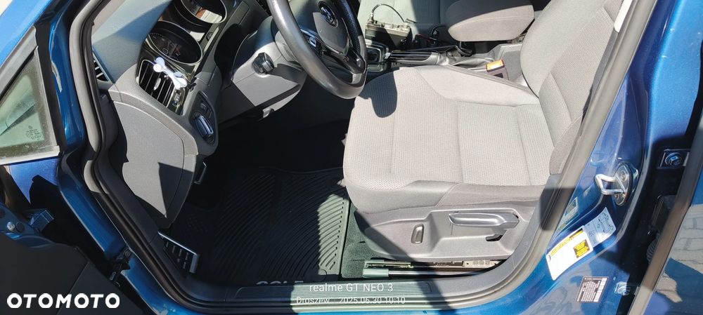 Volkswagen Golf - 6