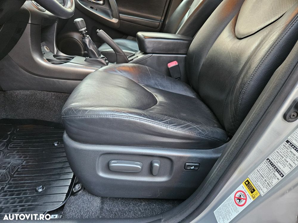 Toyota RAV4 2.2 D-CAT AWD Luxury - 9
