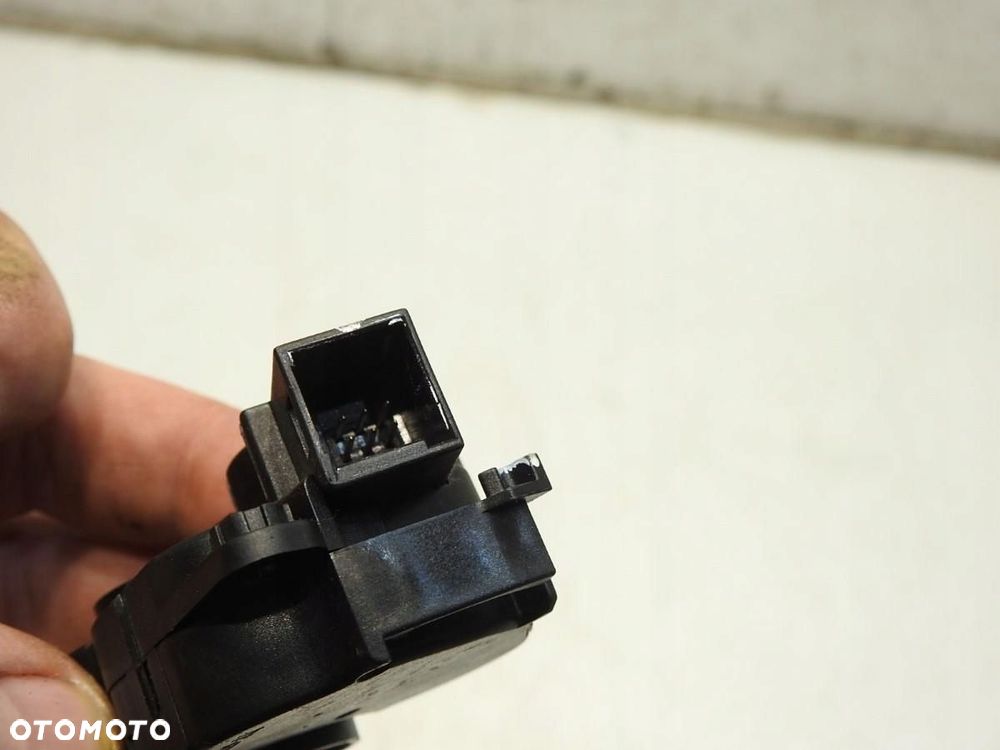 SILNICZEK NAGRZEWNICY RENAULT CLIO IV 1009914P - 3