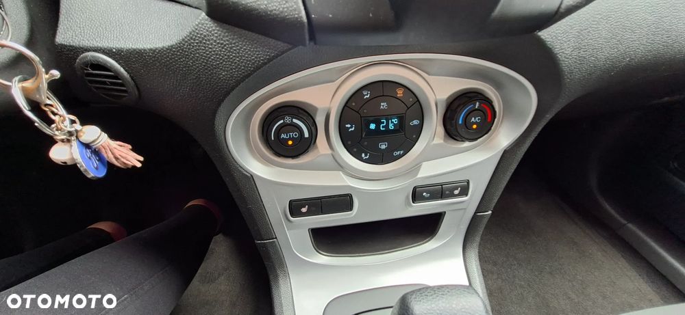 Ford Fiesta - 22