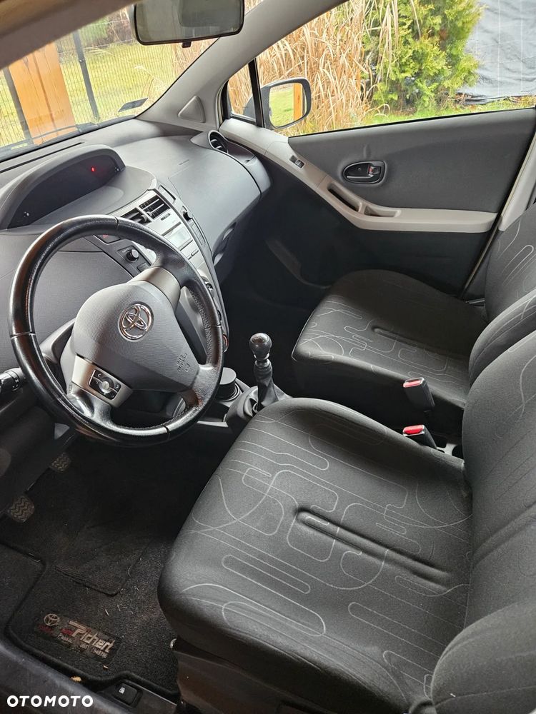 Toyota Yaris 1.33 VVT-i Cool+ - 4