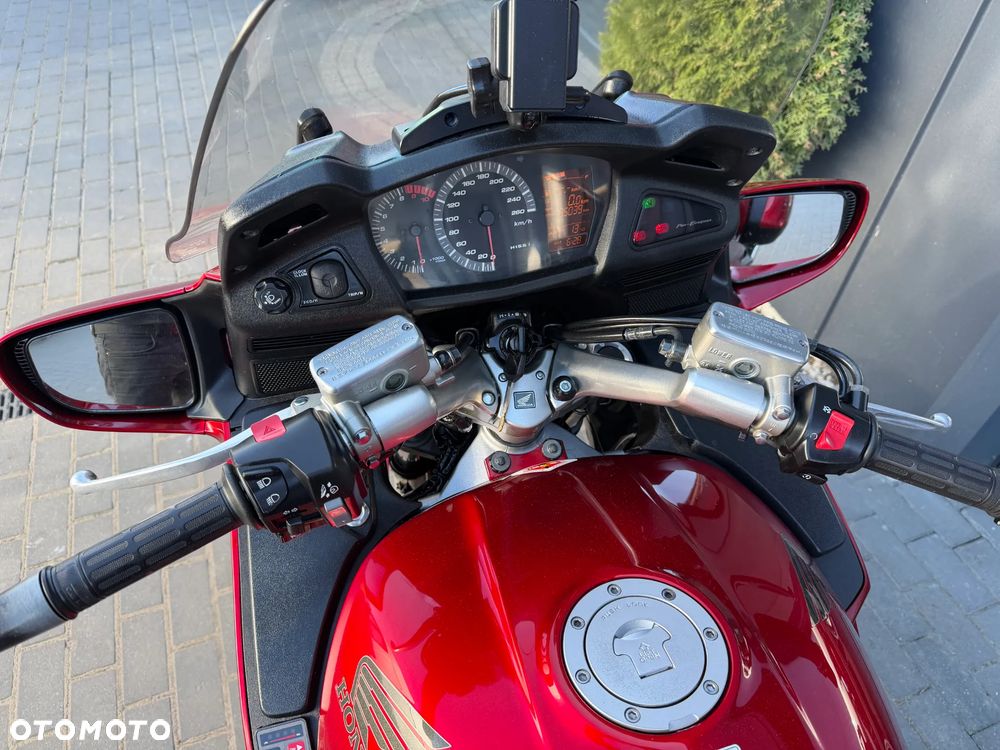 Honda ST - 25