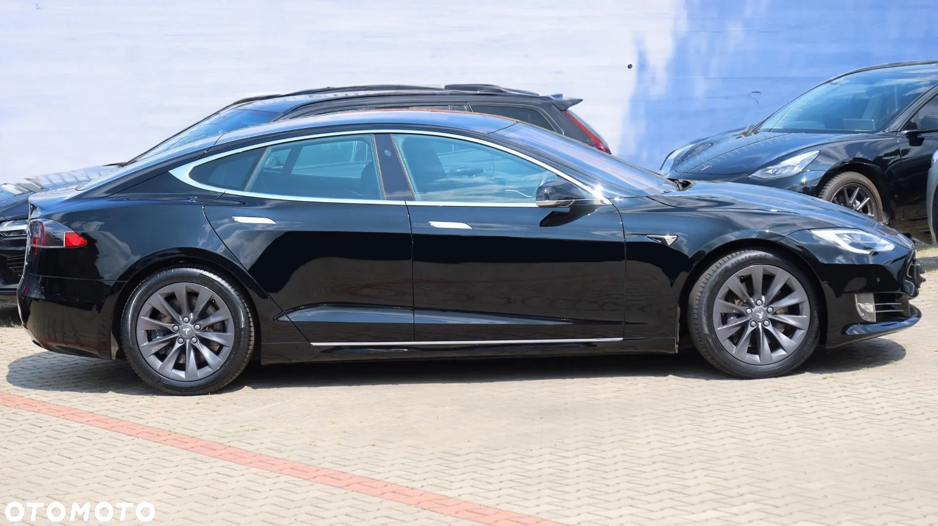 Tesla Model S Dual Motor Allradantrieb - 5