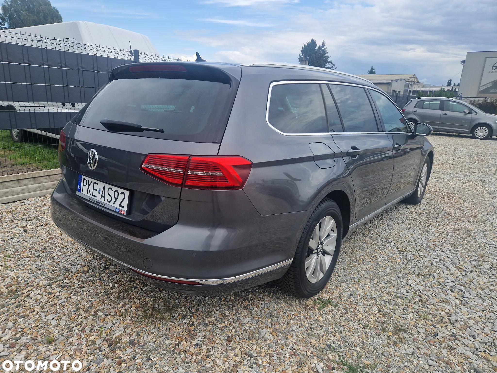 Volkswagen Passat Variant 2.0 TDI SCR DSG Highline - 2
