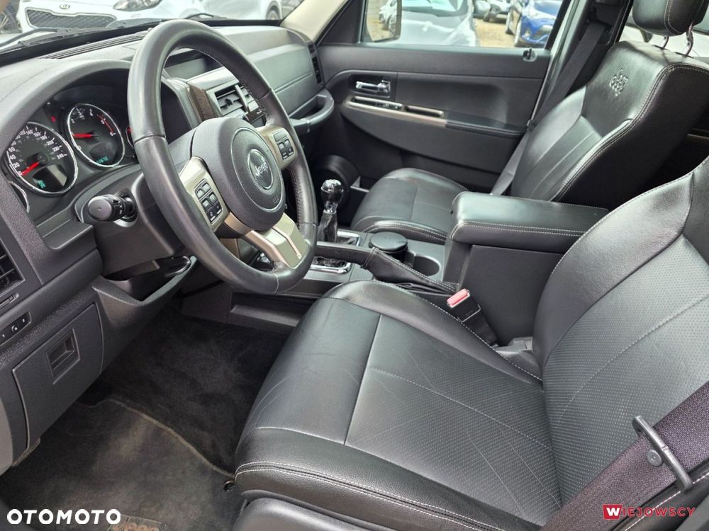 Jeep Cherokee - 16