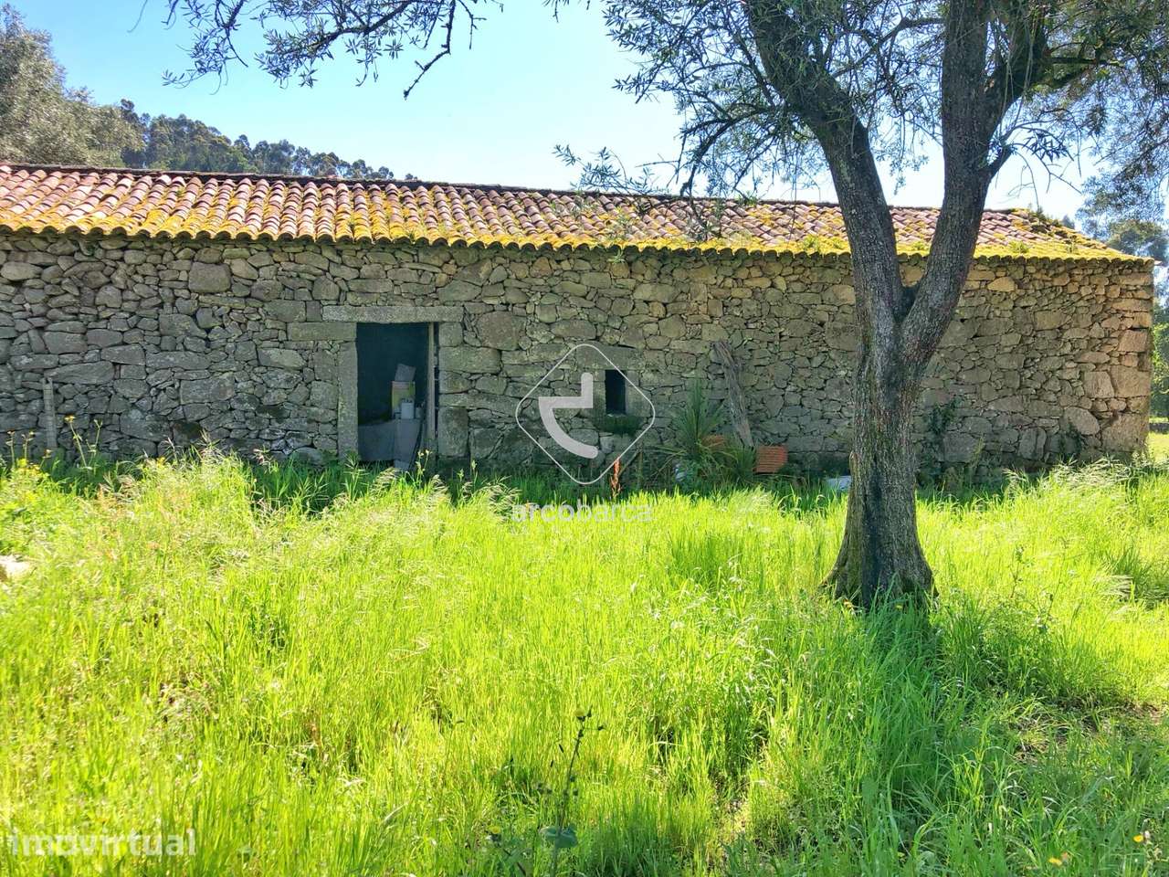 Casa em Pedra para recuperar, na Freguesia de Vilela, Arcos de Valdeve - Grande imagem: 2/13