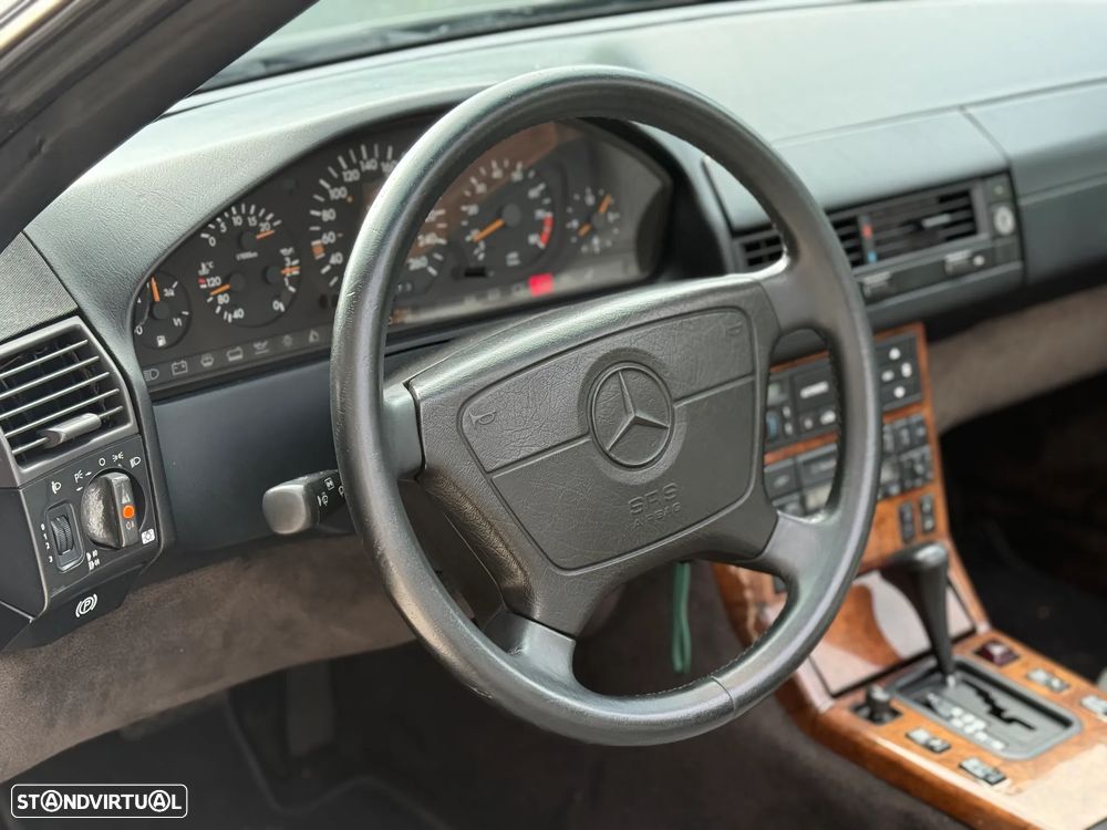 Mercedes-Benz SL 300 - 11