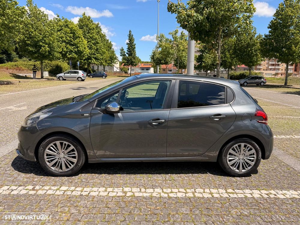 Peugeot 208 1.2 PureTech Style - 1