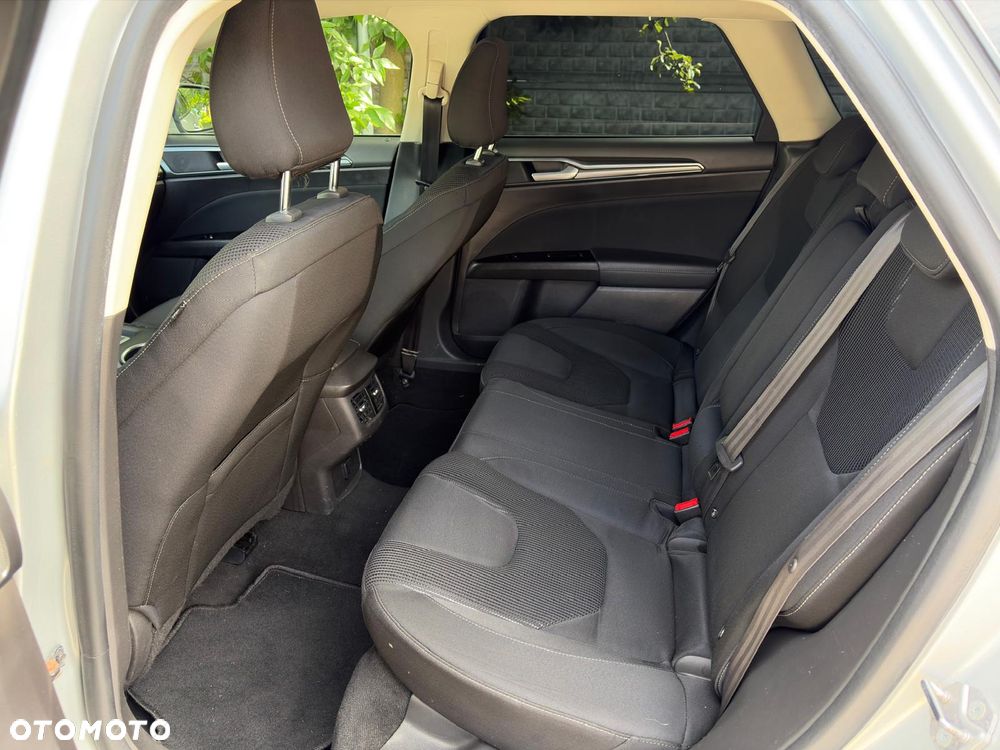 Ford Mondeo 2.0 Hybrid Titanium - 14