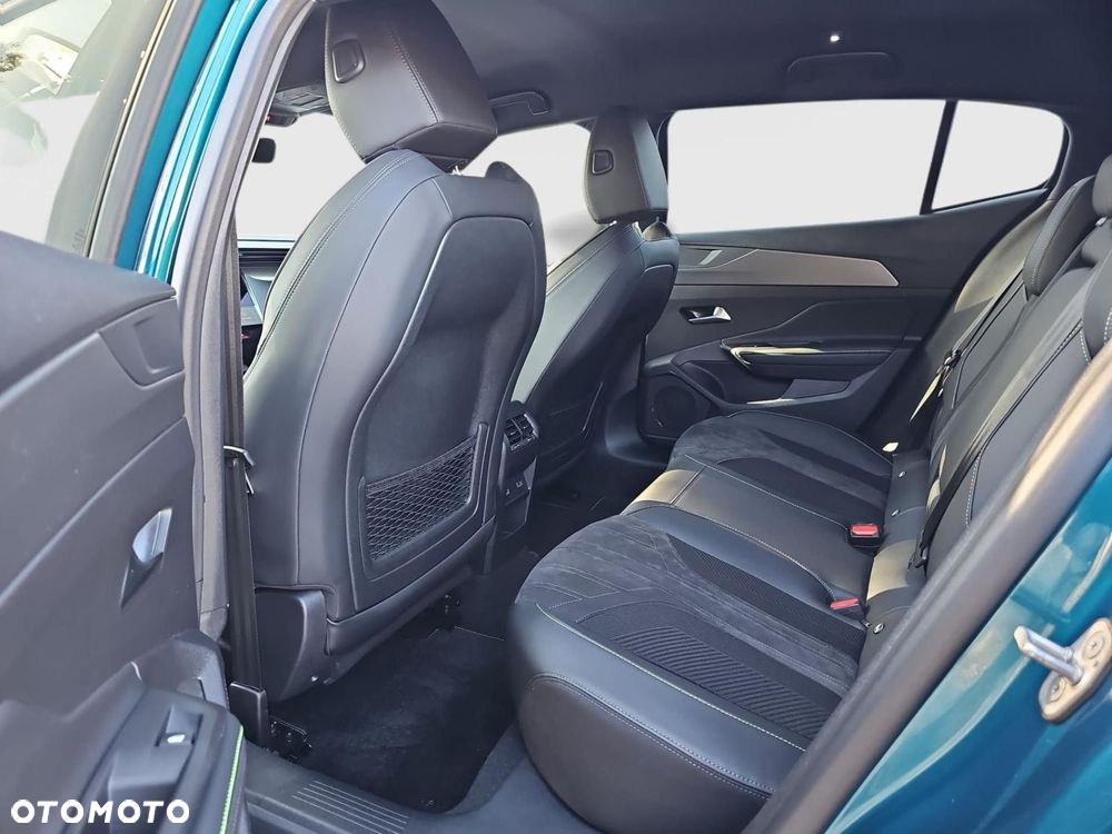 Peugeot 408 - 13