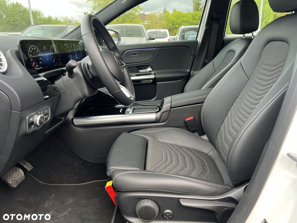 Mercedes-Benz GLA - 14