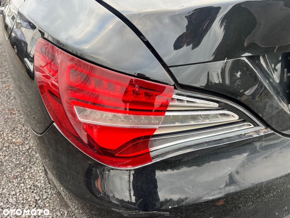 Mercedes-Benz CLA 200 7G-DCT UrbanStyle Edition - 3