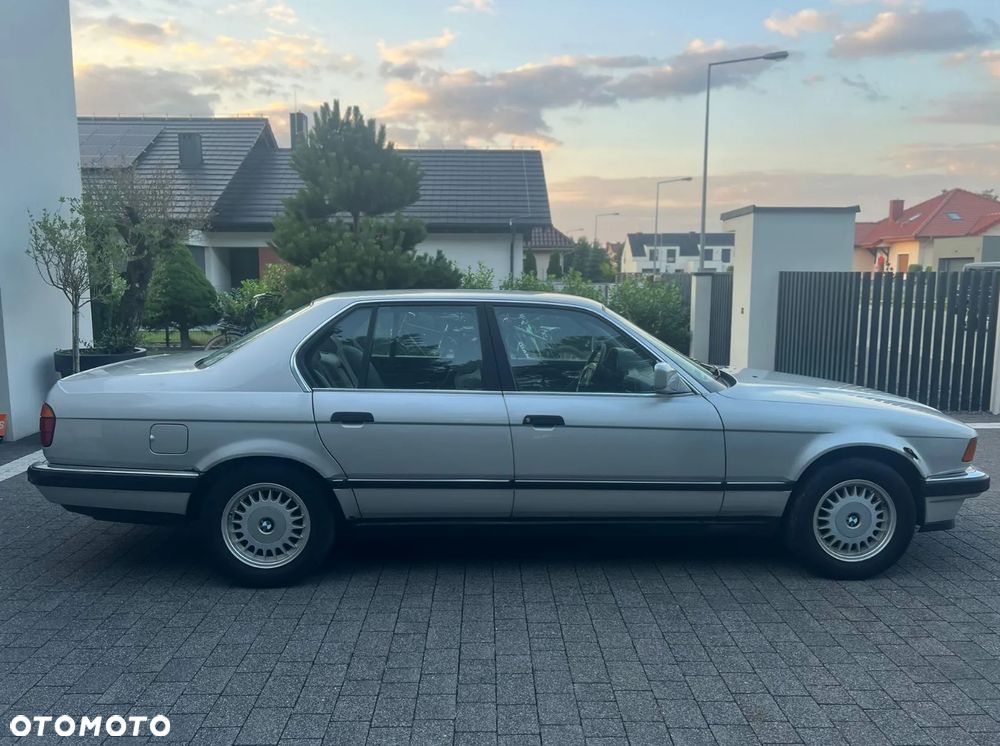 BMW Seria 7 740i V8 - 10