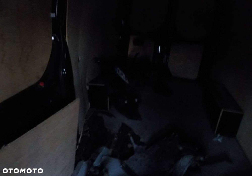Mercedes-Benz Sprinter - 10
