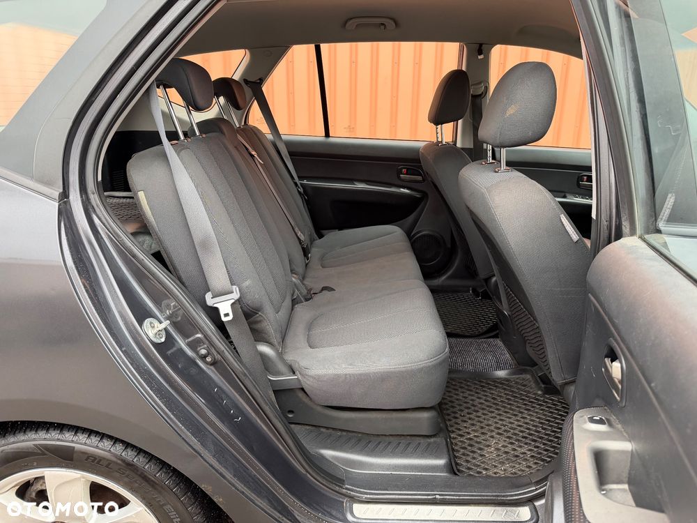 Kia Carens 2.0 EX - 17