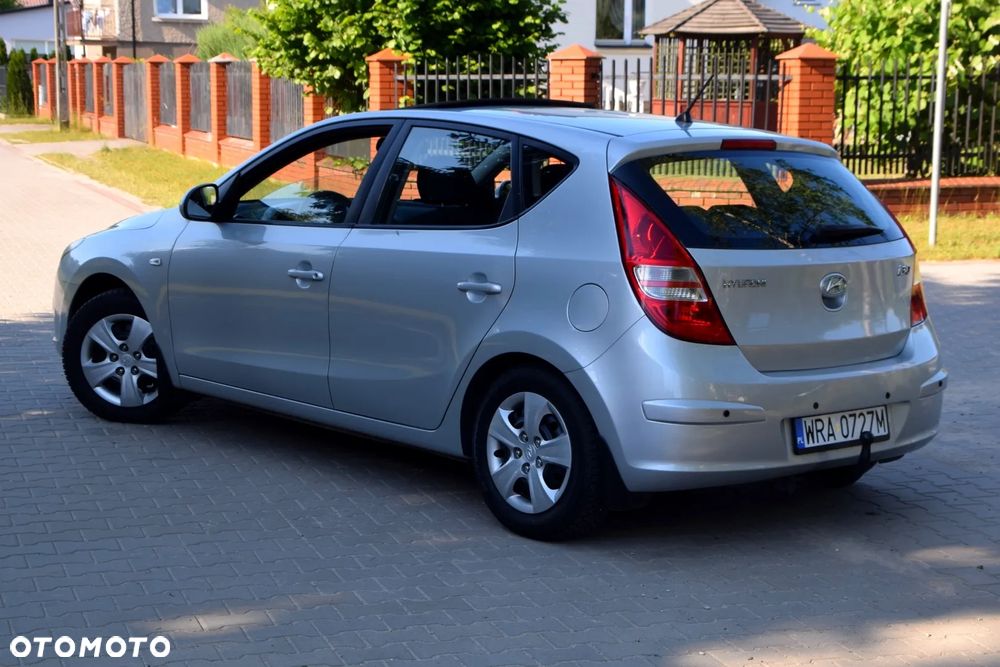 Hyundai i30 1.6 Comfort - 11