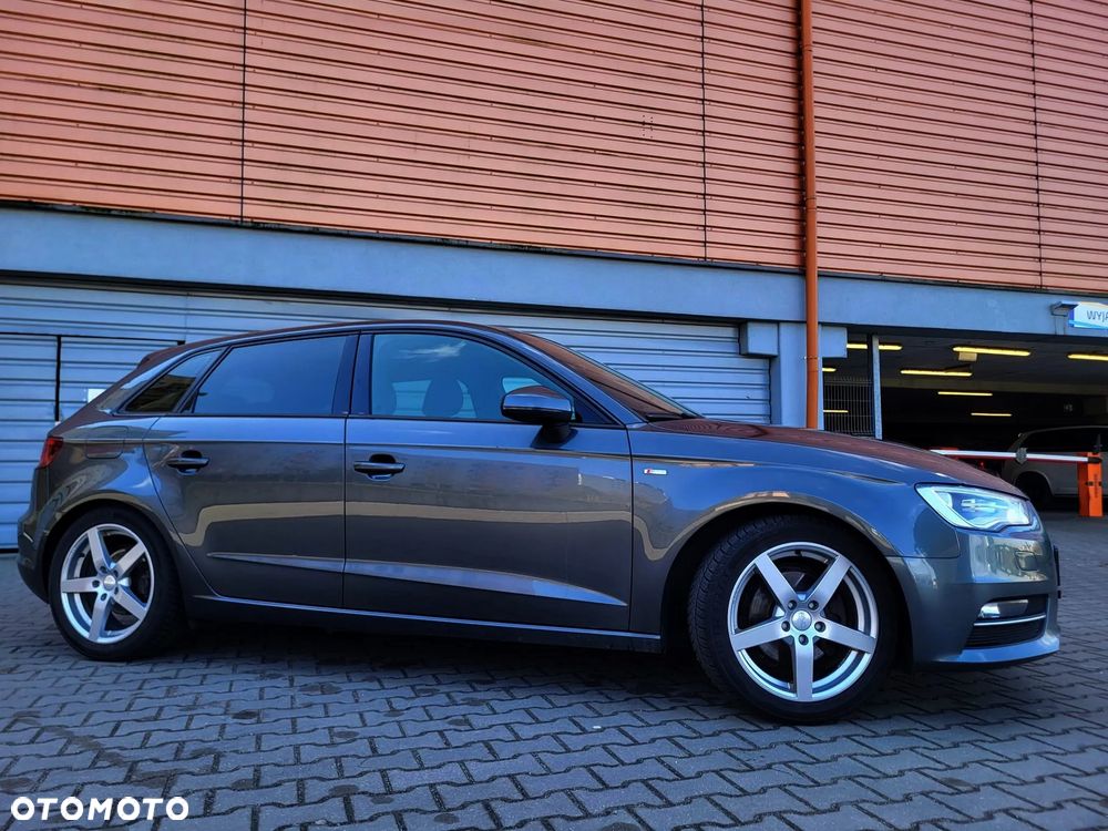 Audi A3 Sportback - 16
