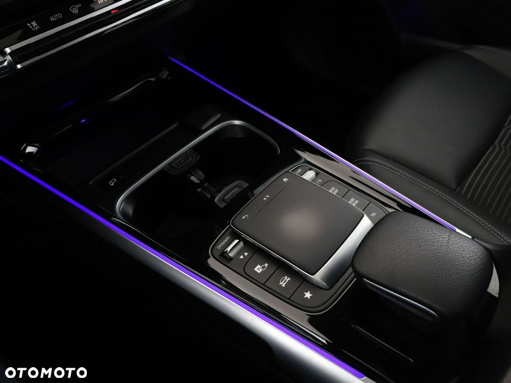 Mercedes-Benz GLB 200 d Progressive 8G-DCT - 34