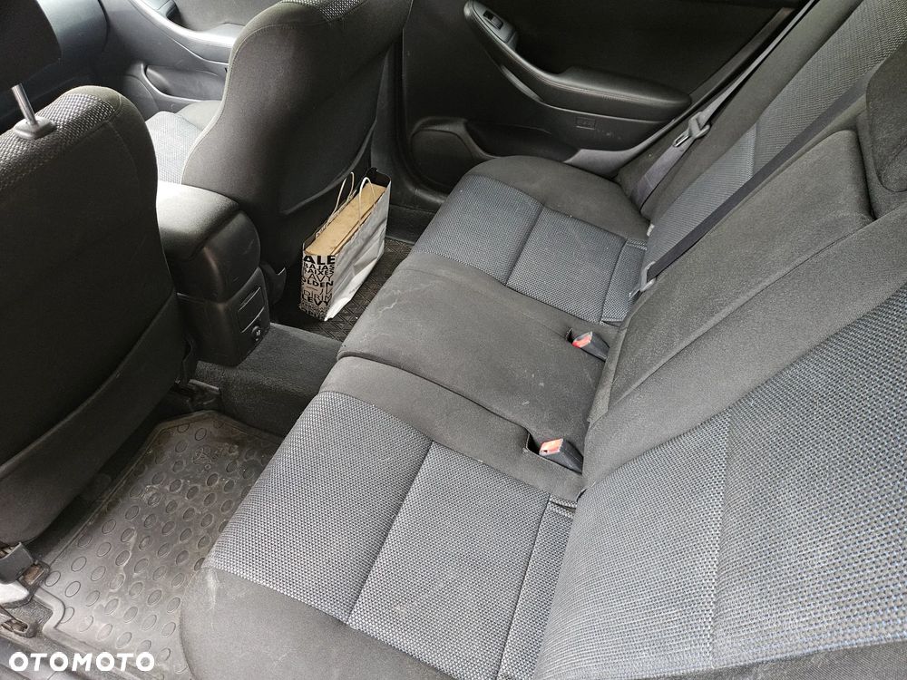 Toyota Avensis 2.2 D-4D Sol Plus - 17