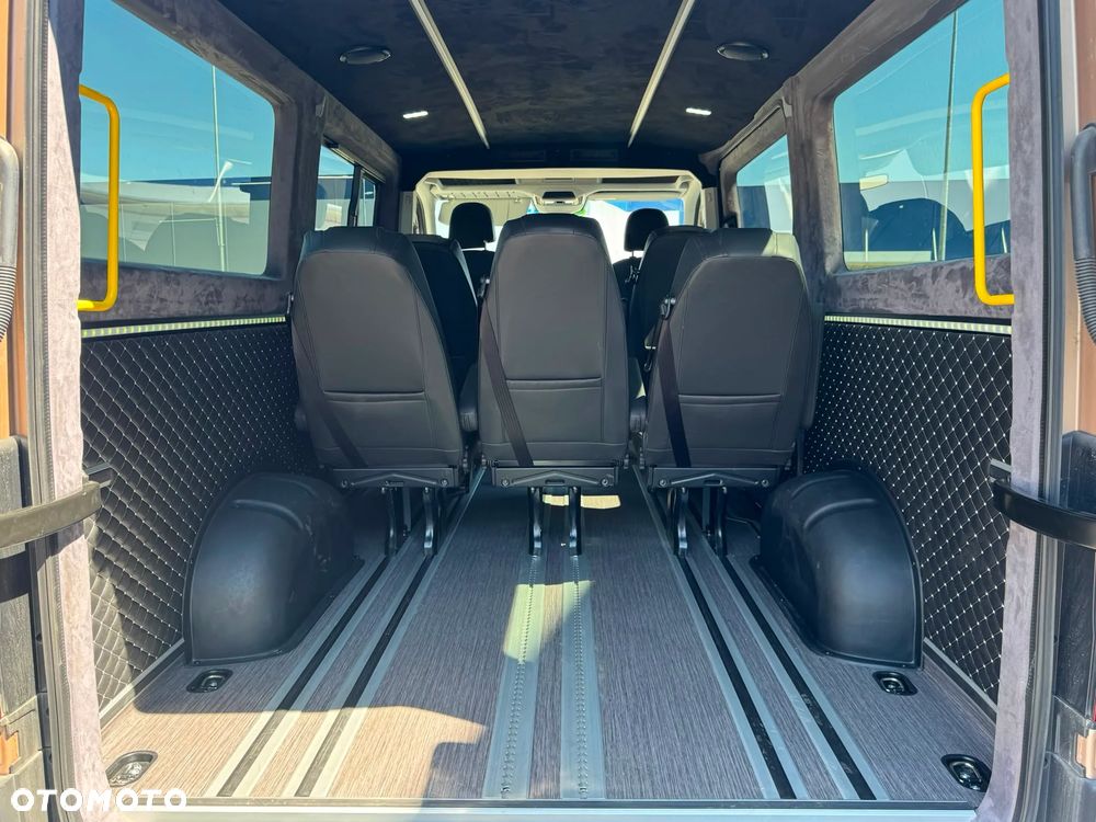 MAN TGE 3.180 KOMBI DEMO 8-osobowy - 14