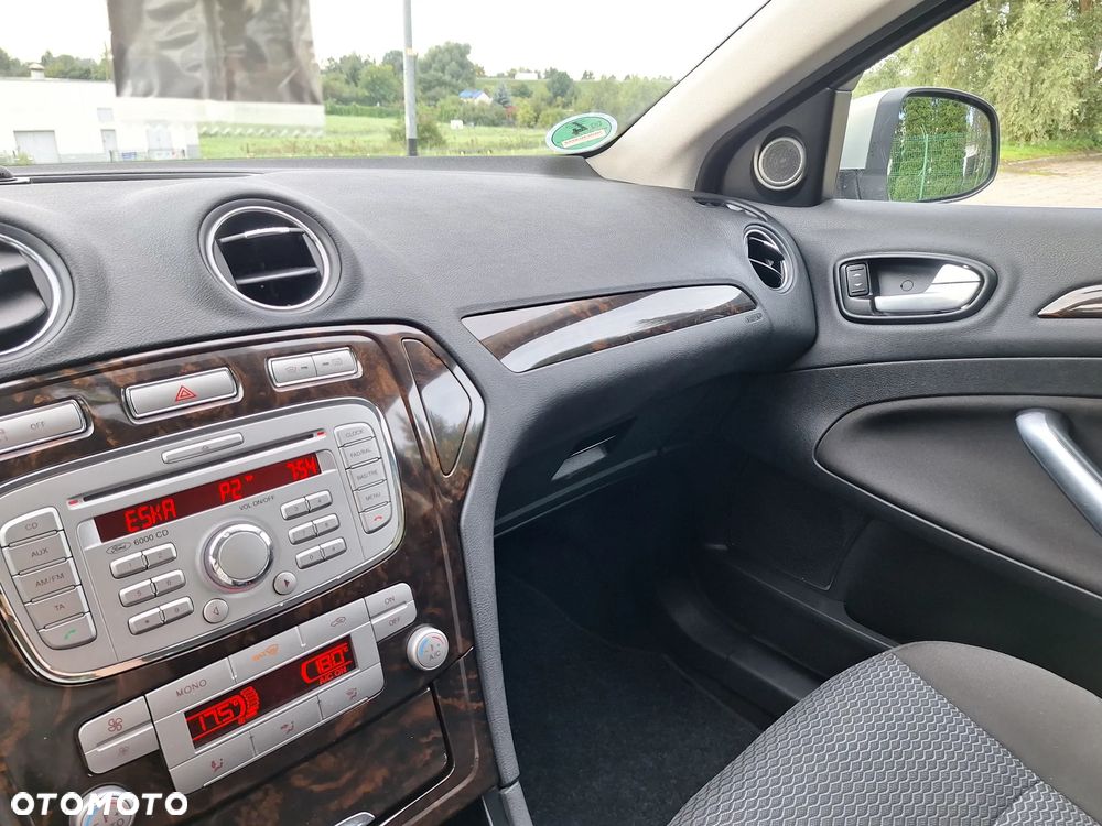 Ford Mondeo 2.0 Ghia Executive - 18