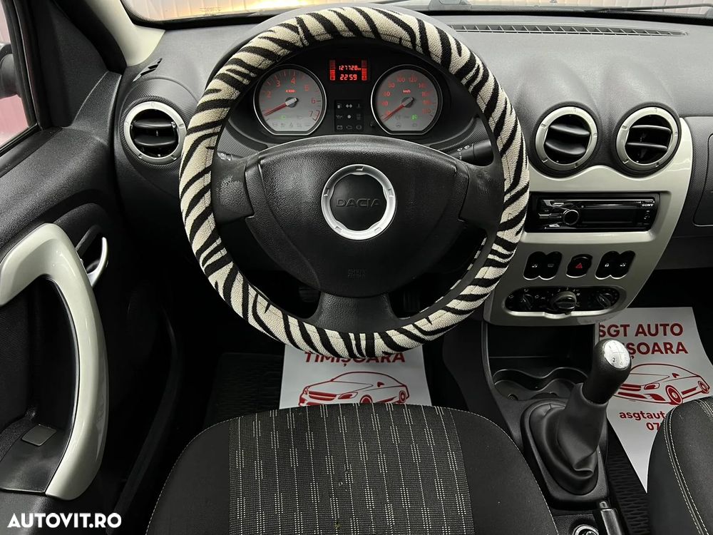 Dacia Sandero - 8