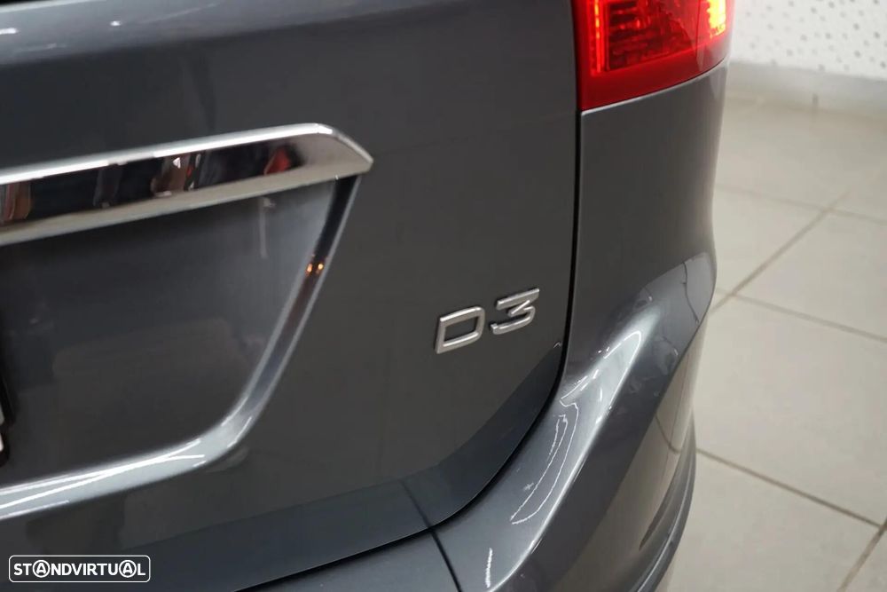 Volvo XC 60 2.0 D3 Momentum Geartronic - 15