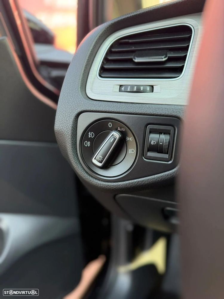 VW Golf 1.6 TDi R-Line - 12