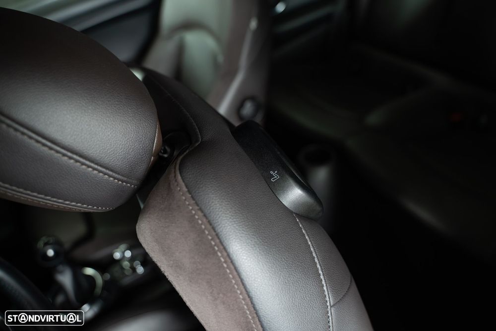 MINI 3 Portas Cooper D - 16