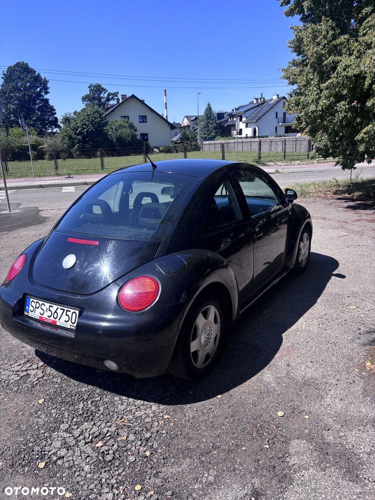 Volkswagen New Beetle - 8