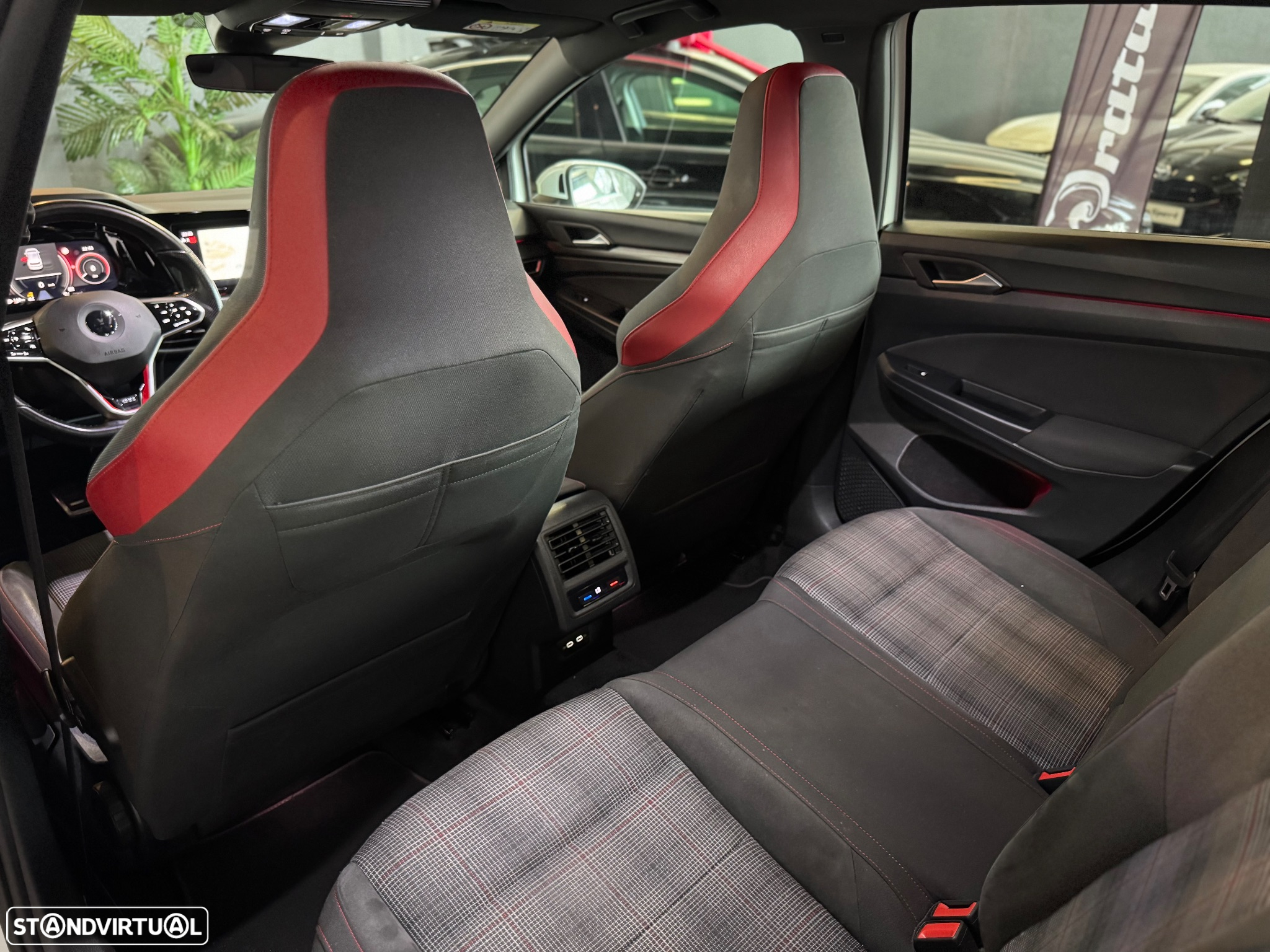 VW Golf 2.0 TSI GTI DSG Performance - 52