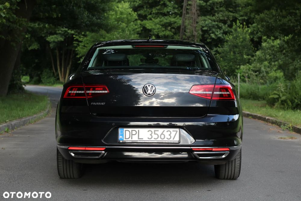 Volkswagen Passat - 8